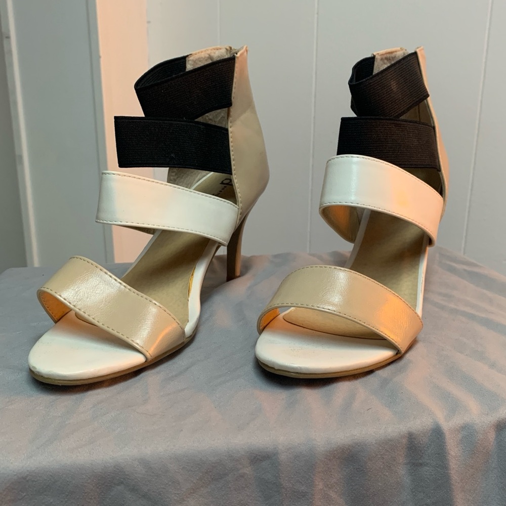 7.5 Women’s Boston Design Sandal Strap Heel Heel Zipper Black Tan White